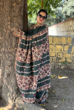 Load image into Gallery viewer, Ajrakh Mul Cotton Designer Saree Bottle Green
